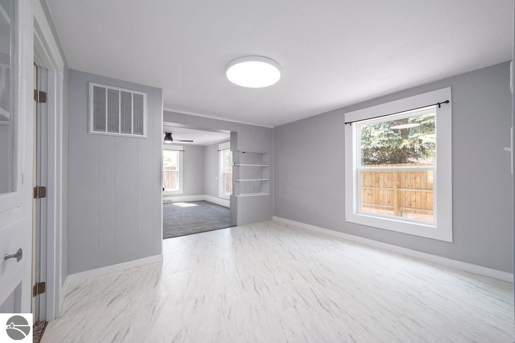 211 Oak