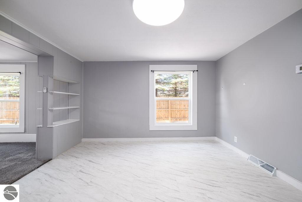 211 Oak