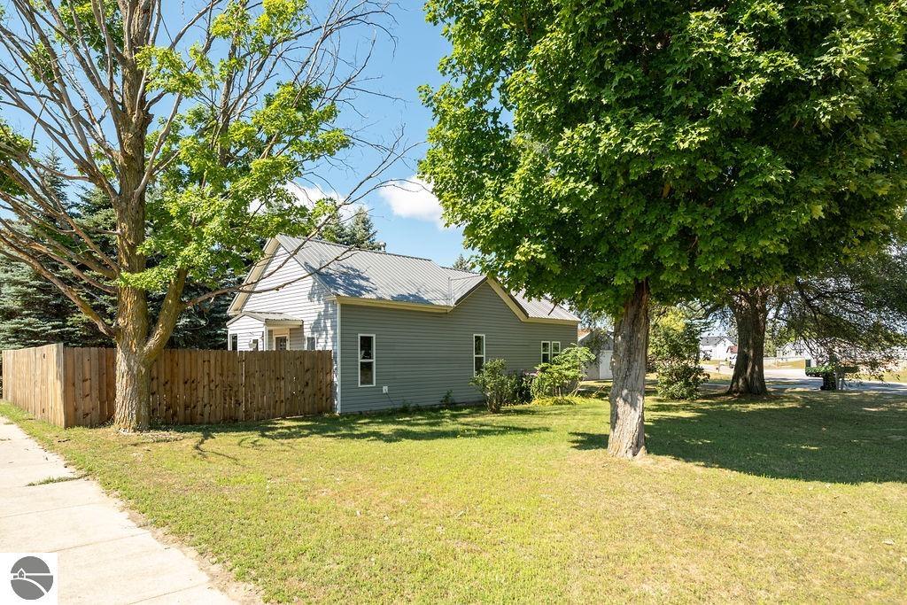 211 Oak