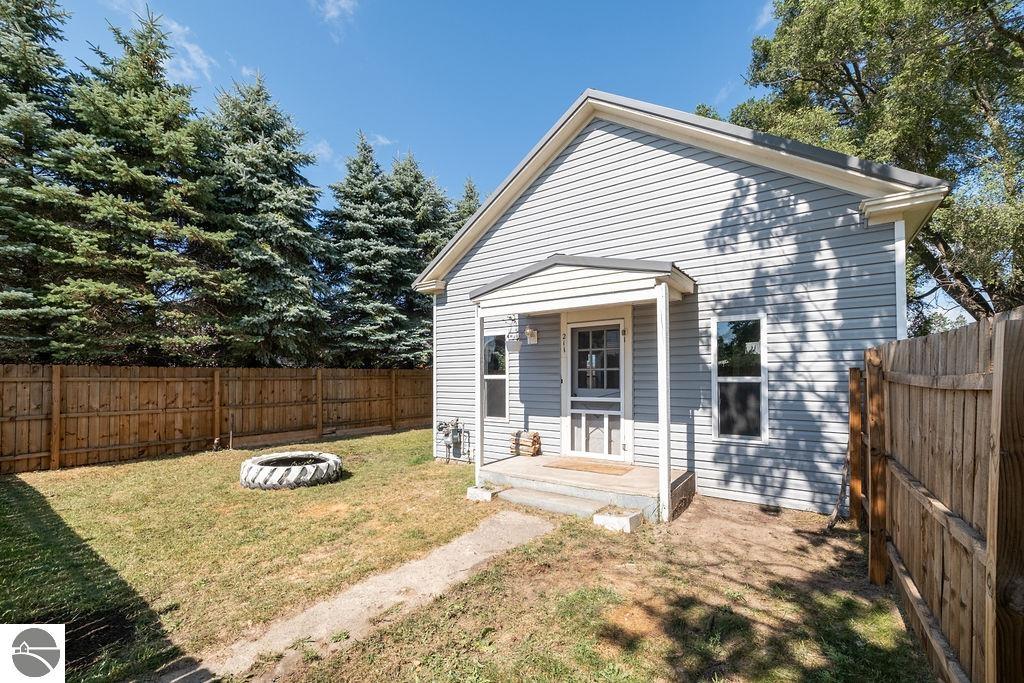 211 Oak
