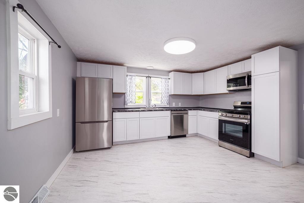 211 Oak
