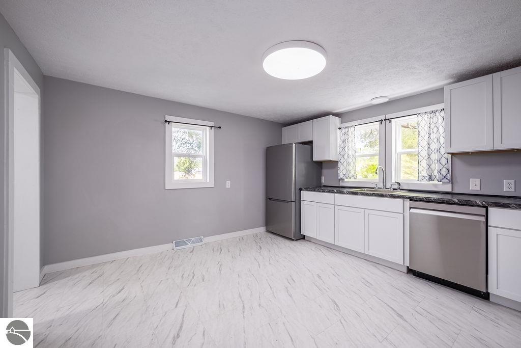 211 Oak