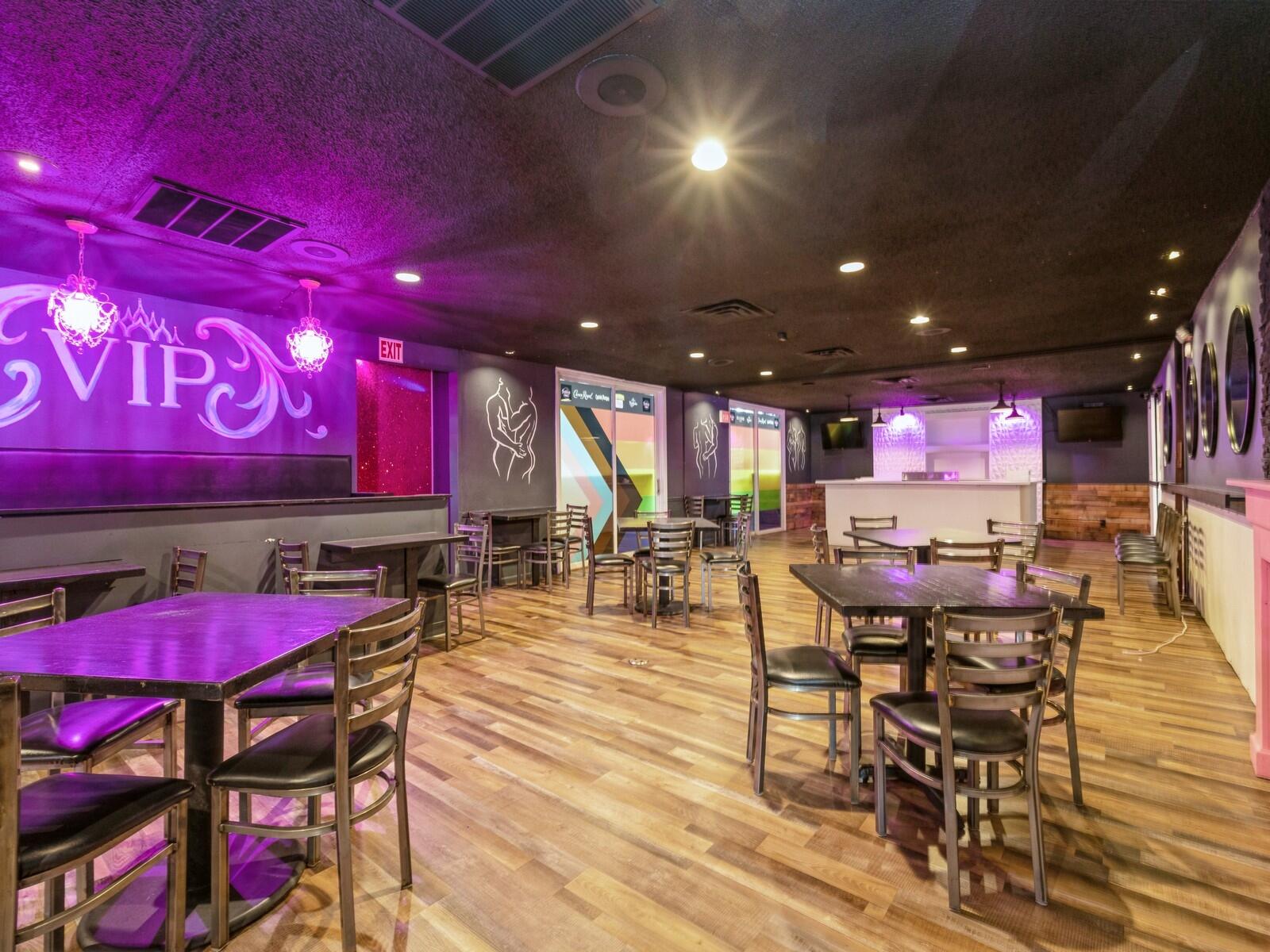 6008 W Lincoln Way
