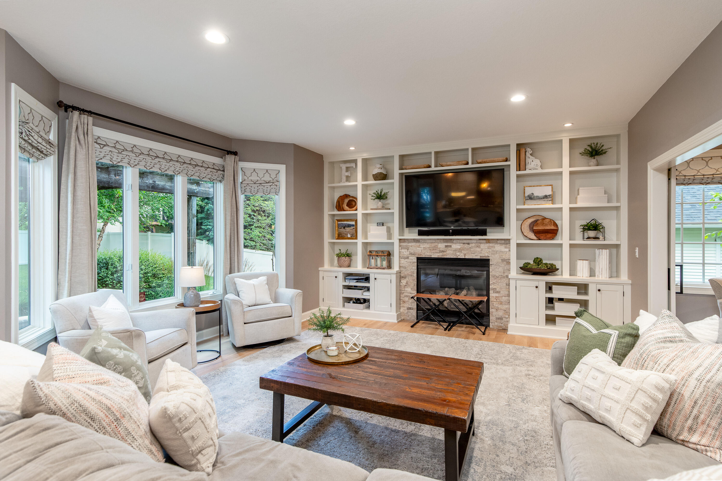 3728 Bridgeport Drive