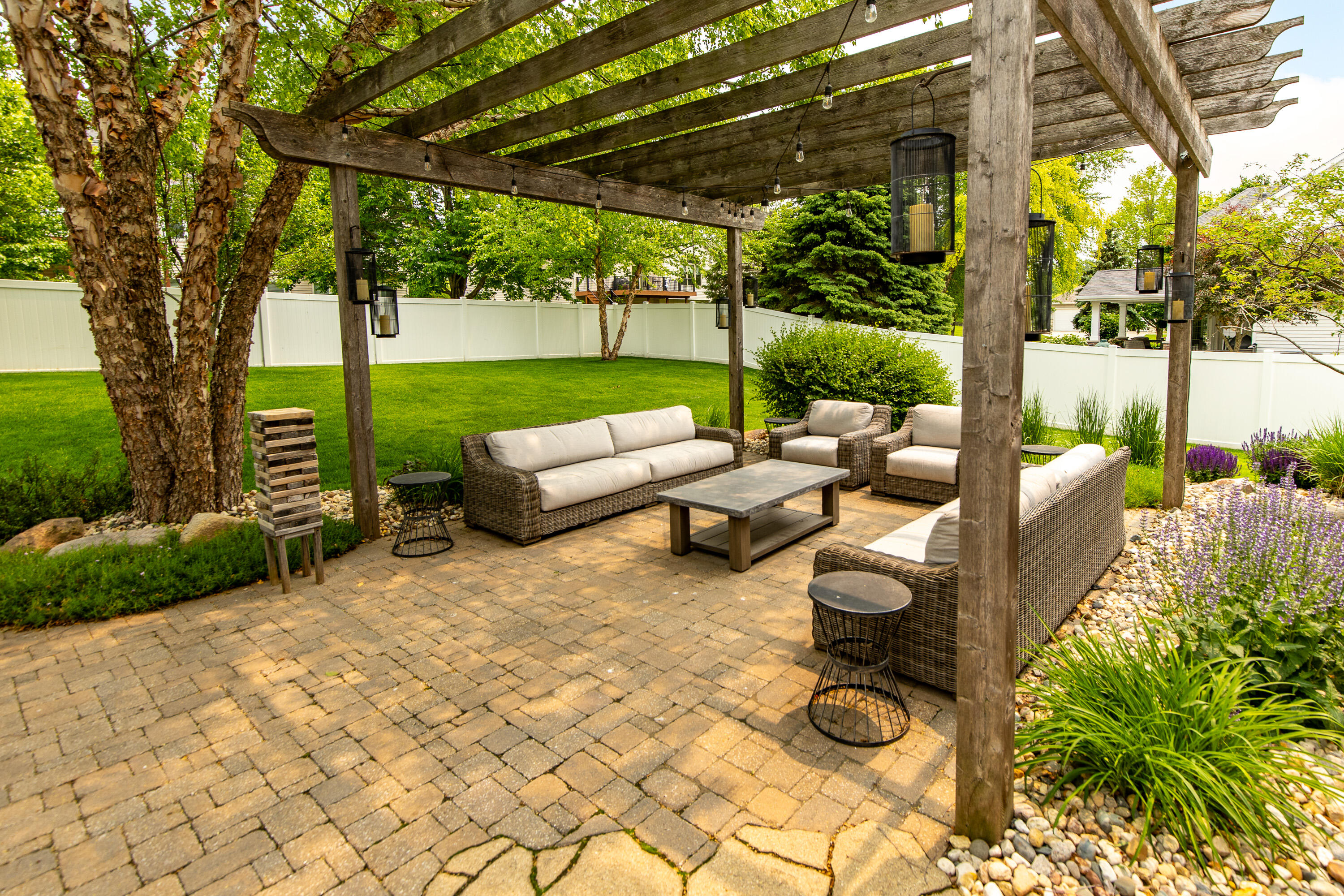 3728 Bridgeport Drive