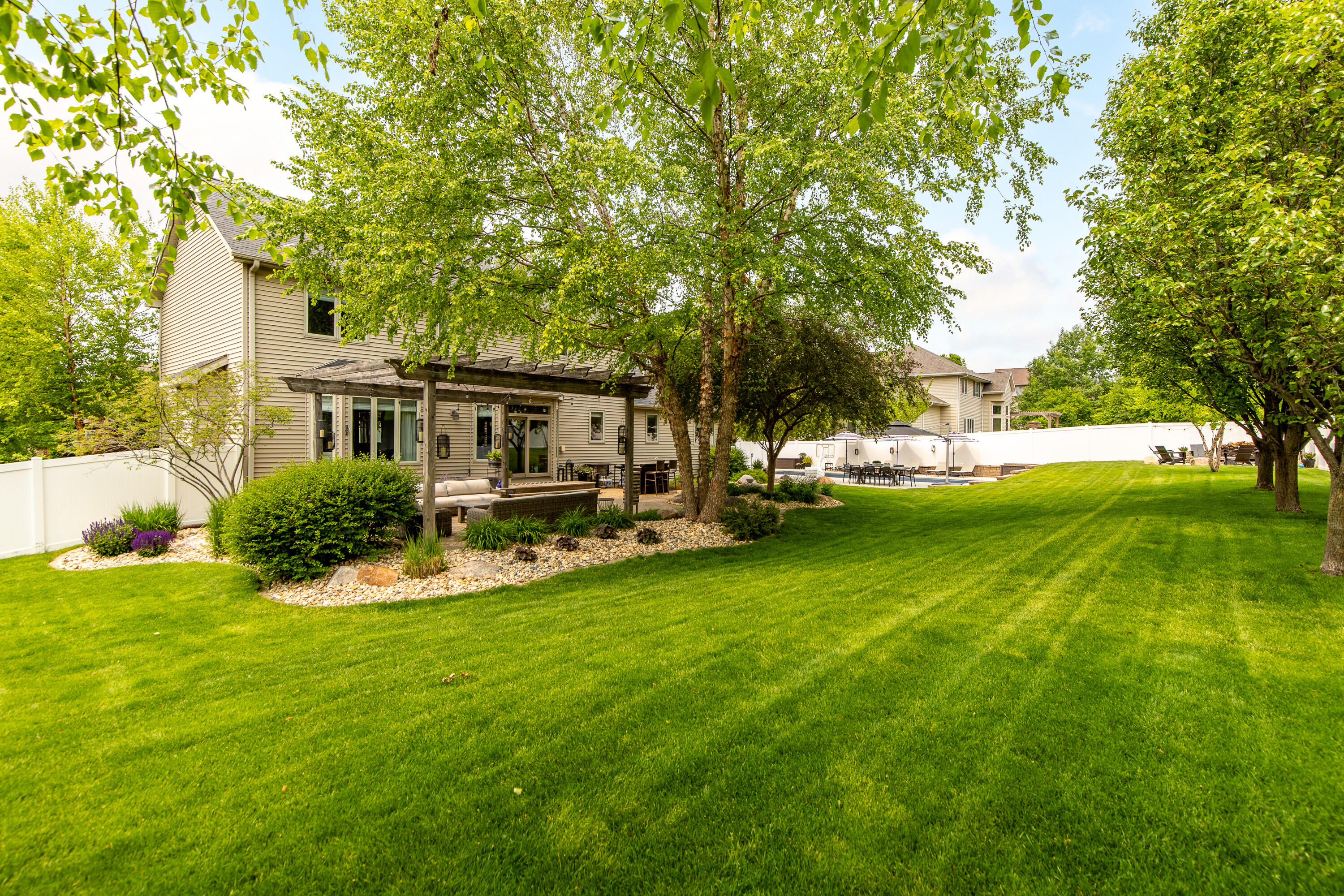 3728 Bridgeport Drive