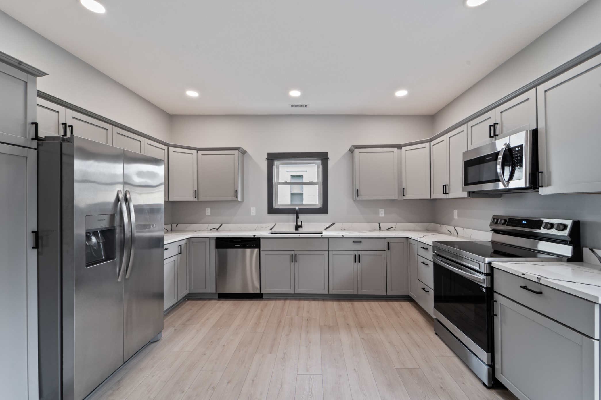 1626 Mamie Eisenhower Avenue