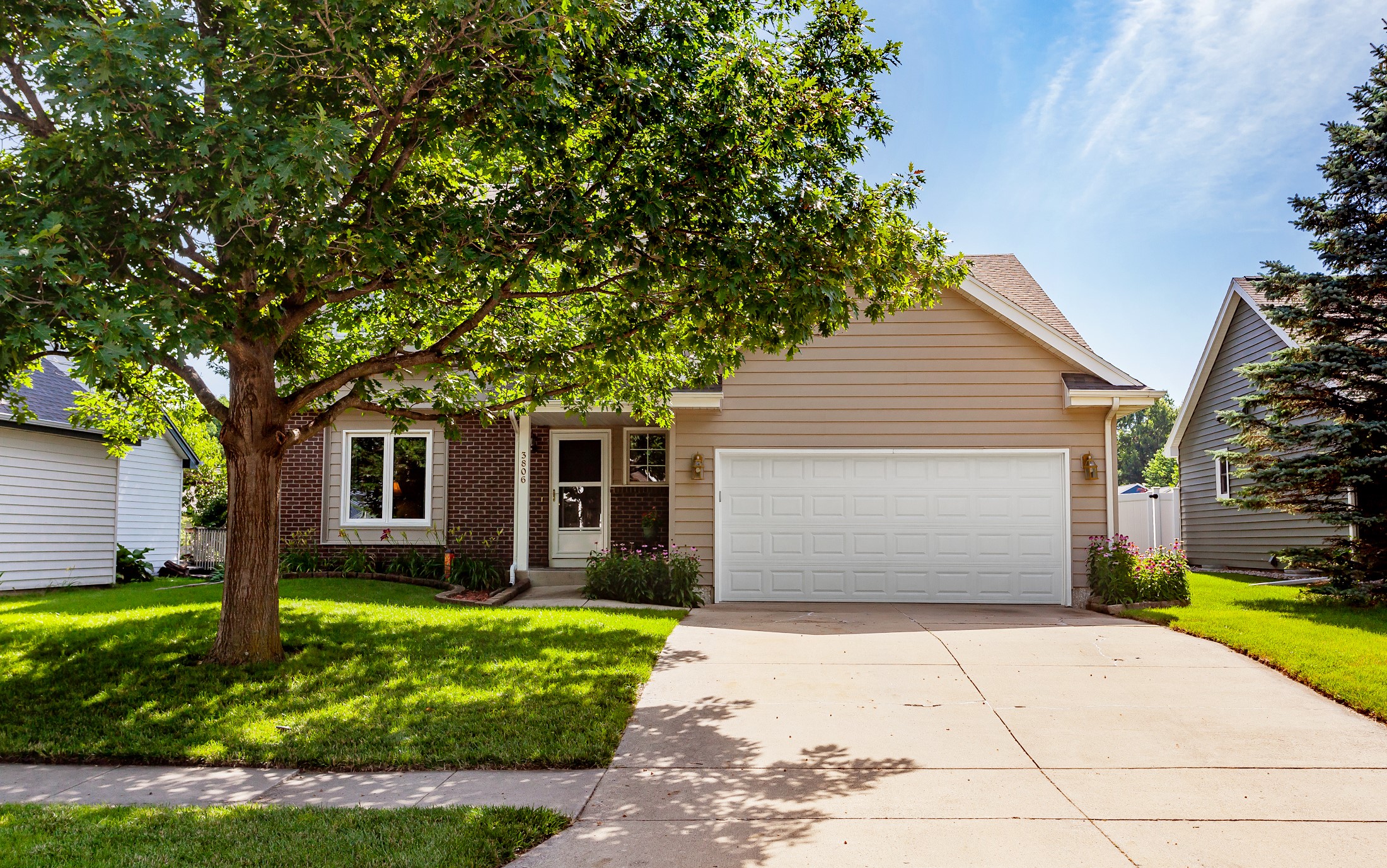 3806 Columbine Avenue