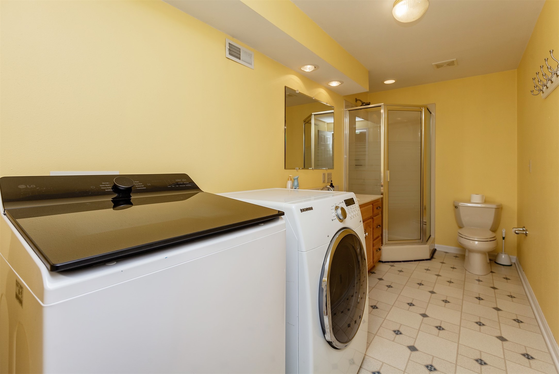 3806 Columbine Avenue