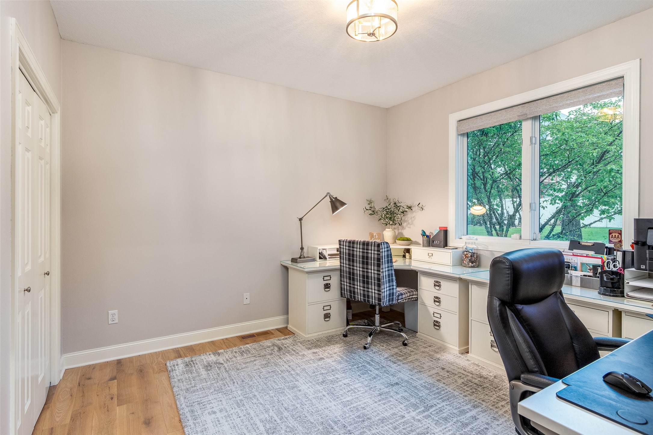 3728 Bridgeport Drive