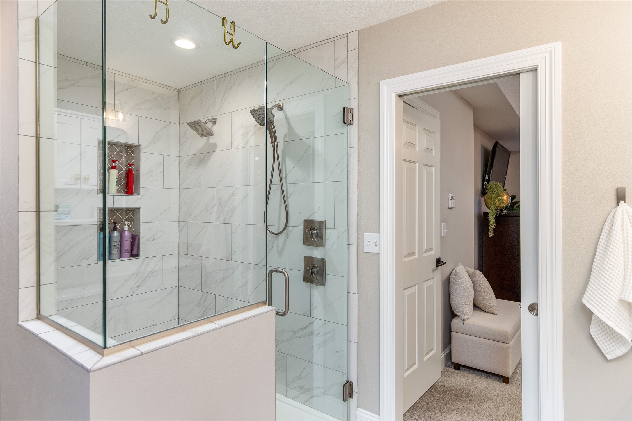 3728 Bridgeport Drive