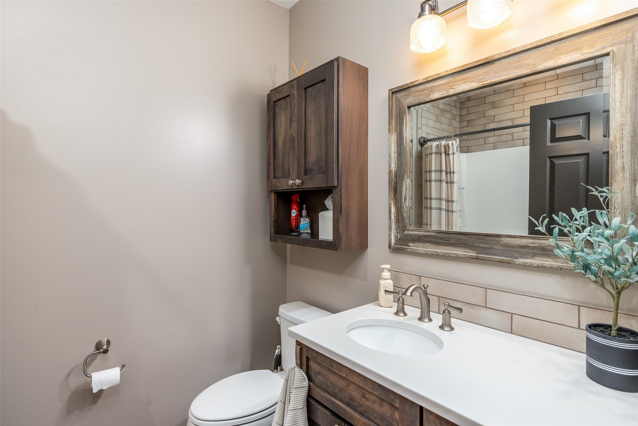 3728 Bridgeport Drive