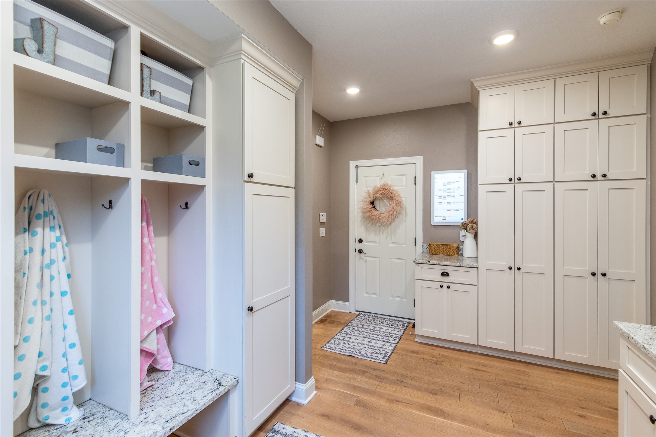 3728 Bridgeport Drive