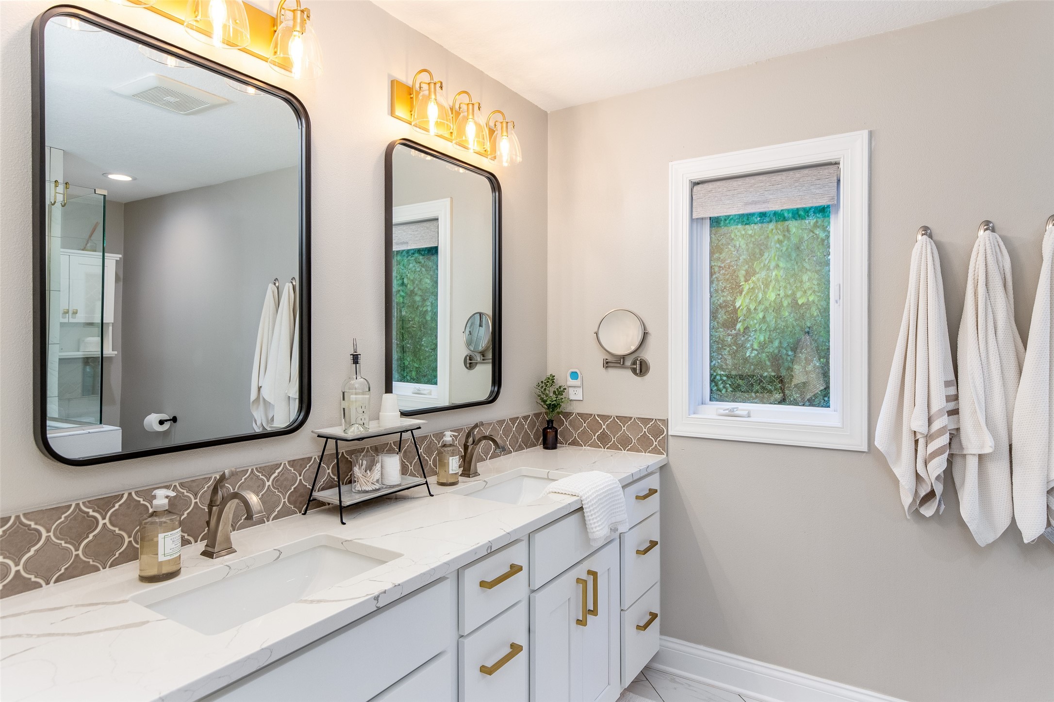 3728 Bridgeport Drive