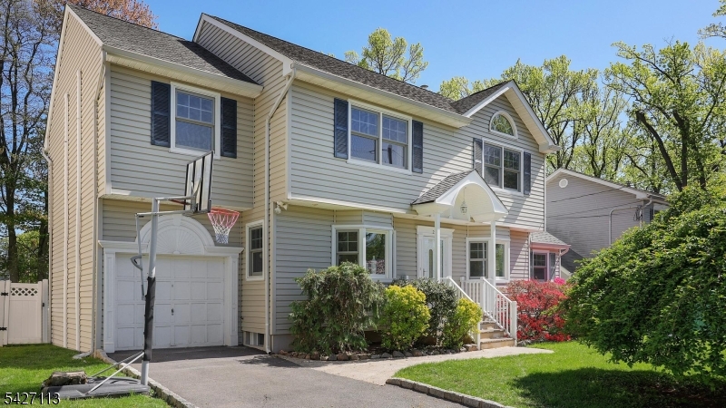221 Ayliffe Ave