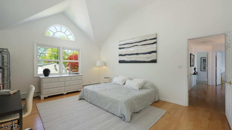 221 Ayliffe Ave