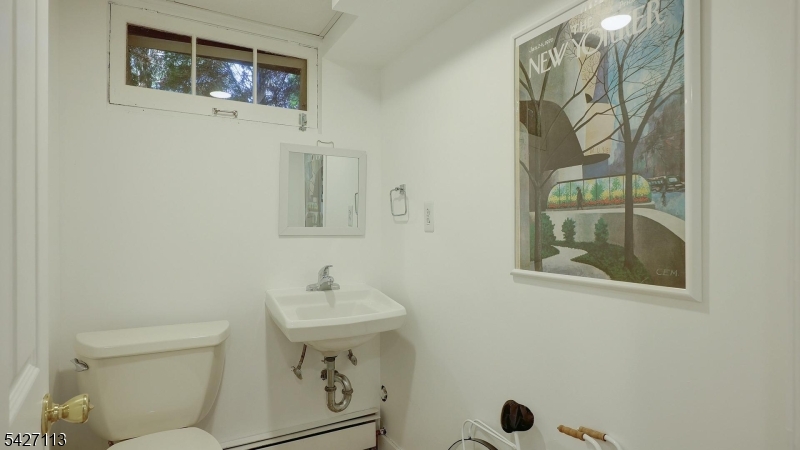 221 Ayliffe Ave