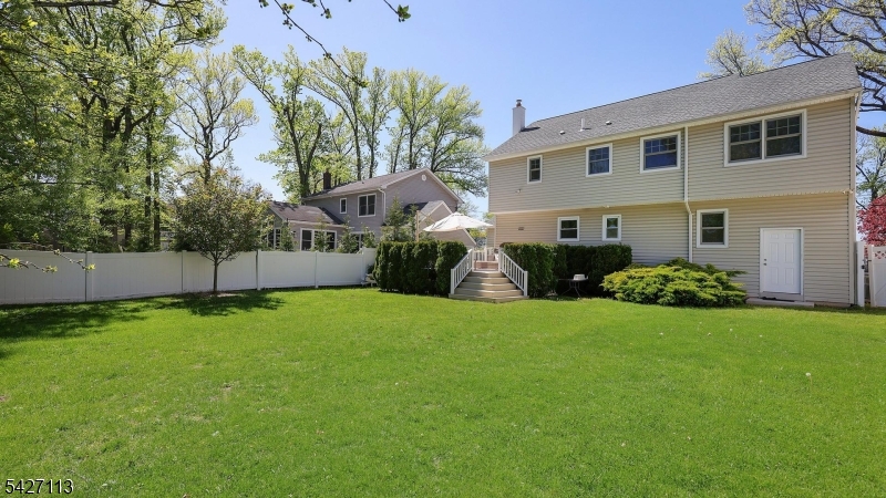 221 Ayliffe Ave