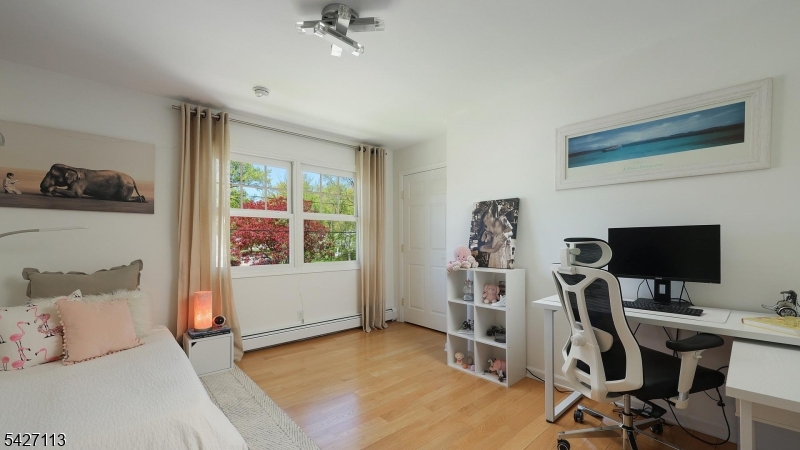 221 Ayliffe Ave
