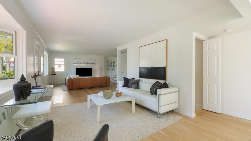 221 Ayliffe Ave