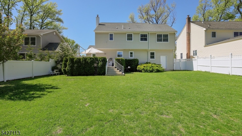 221 Ayliffe Ave
