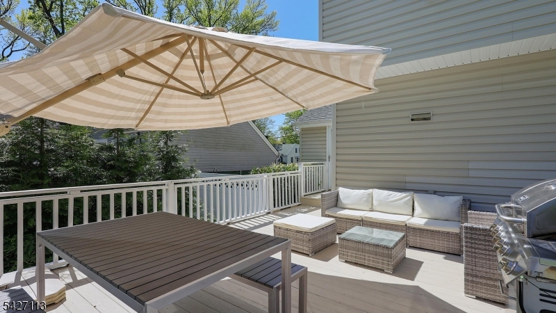 221 Ayliffe Ave