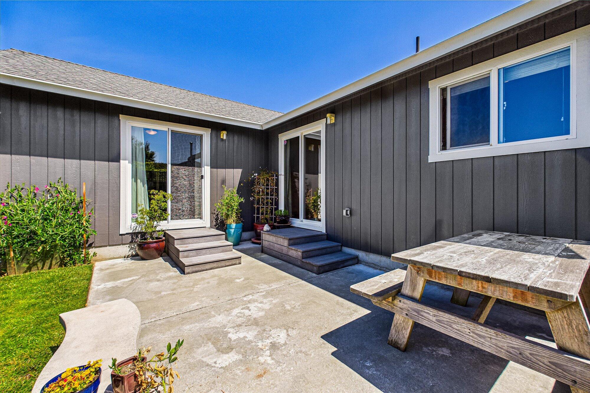 2454 Hawks View Court, McKinleyville