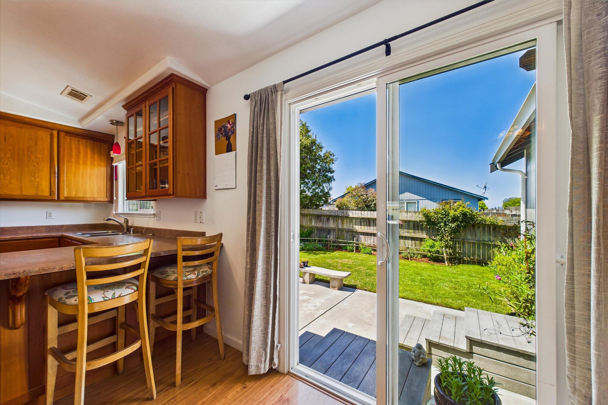 2454 Hawks View Court, McKinleyville