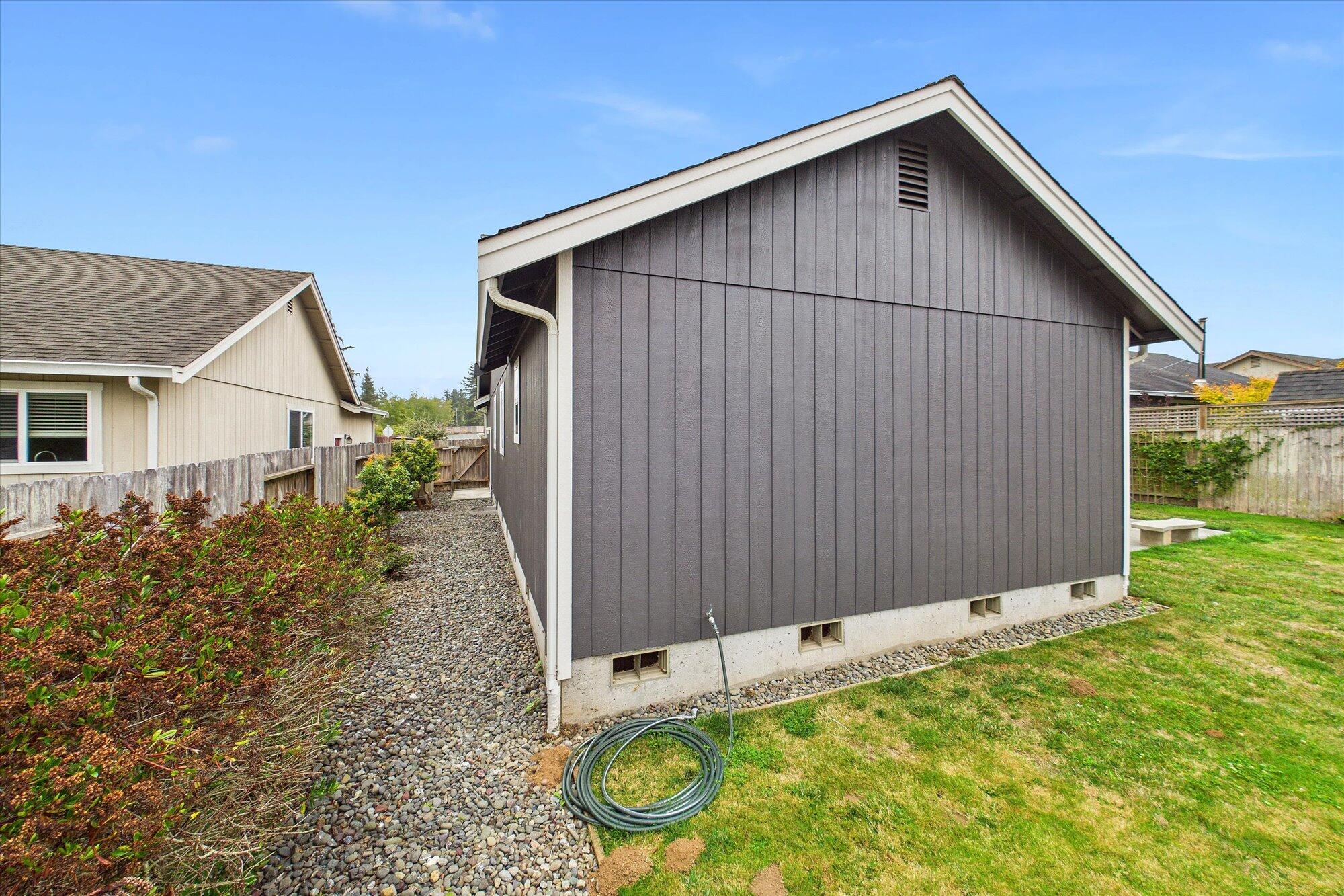 2454 Hawks View Court, McKinleyville