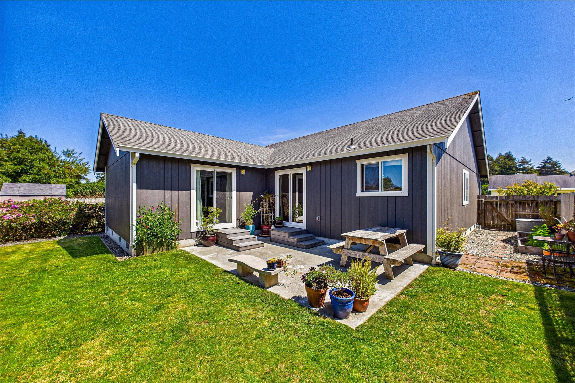 2454 Hawks View Court, McKinleyville