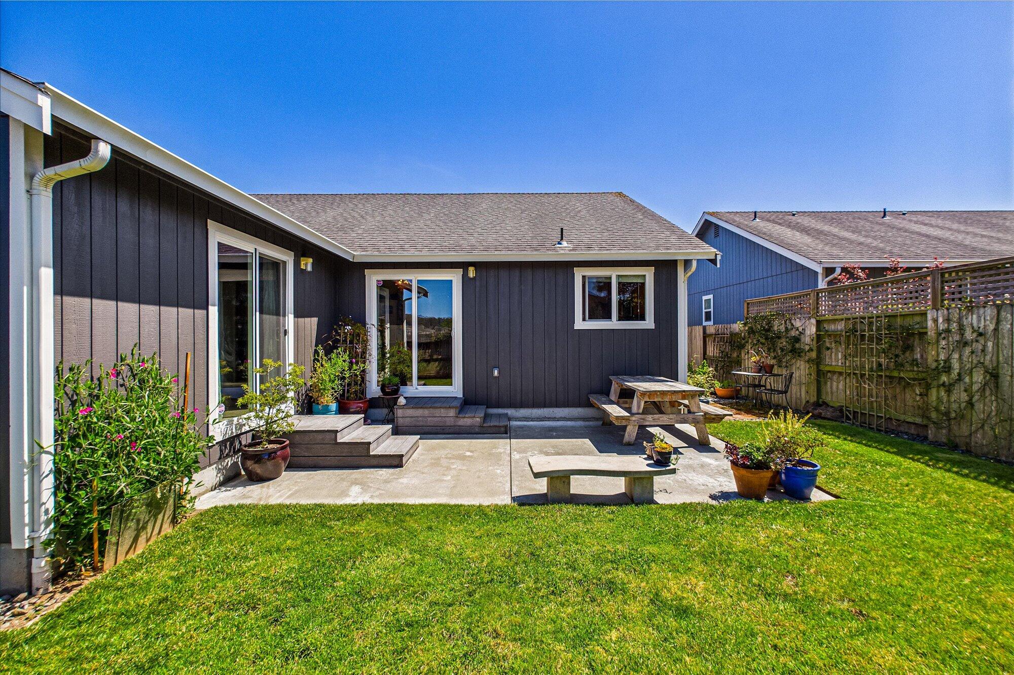 2454 Hawks View Court, McKinleyville