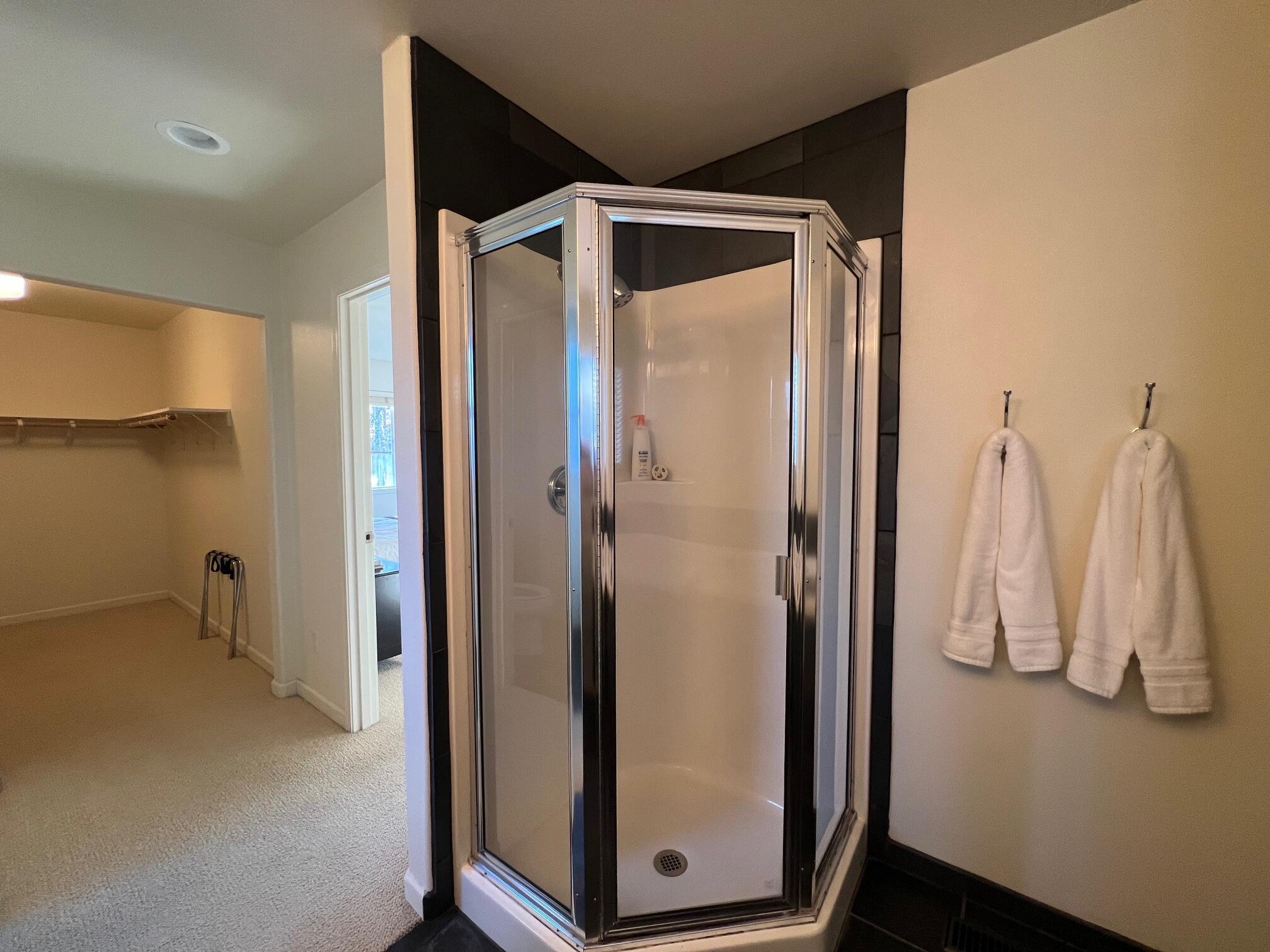 2700 Meadow Creek Way