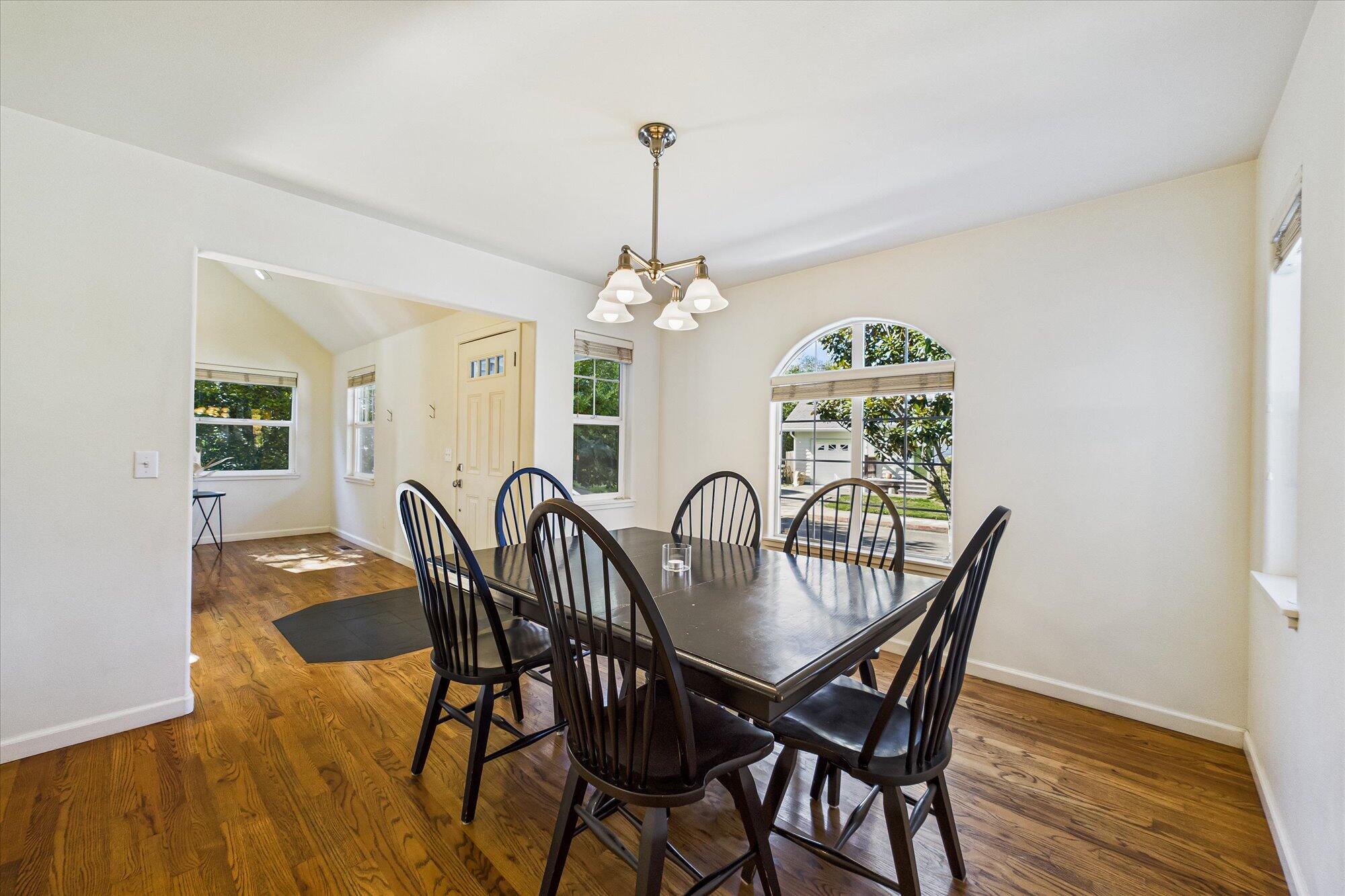 2700 Meadow Creek Way