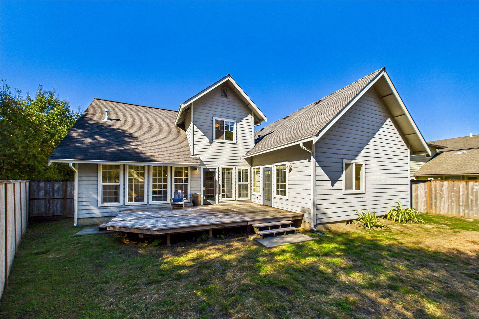 2700 Meadow Creek Way