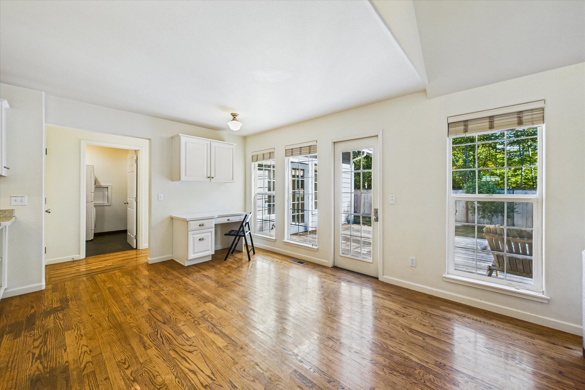 2700 Meadow Creek Way