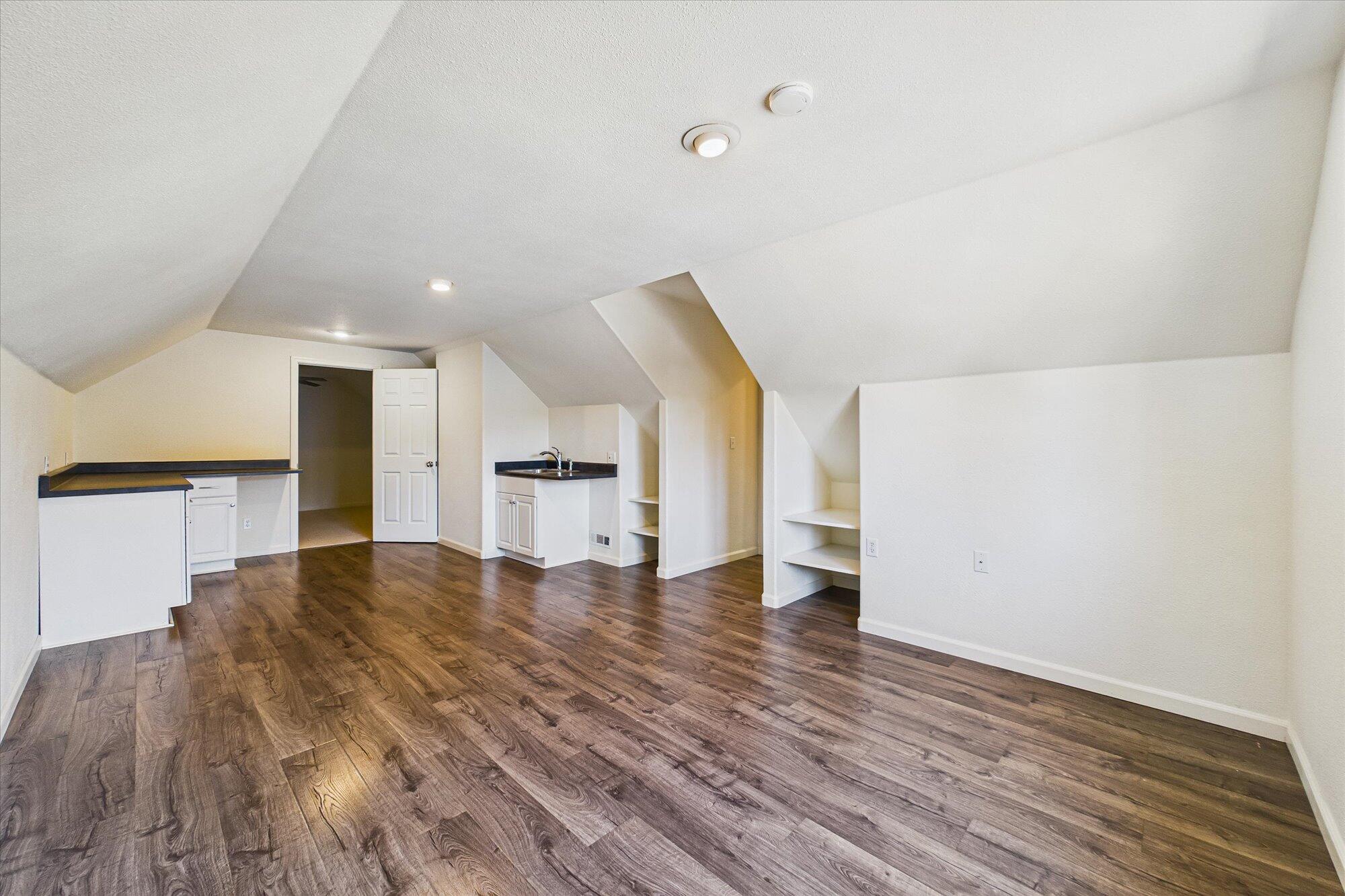 2700 Meadow Creek Way