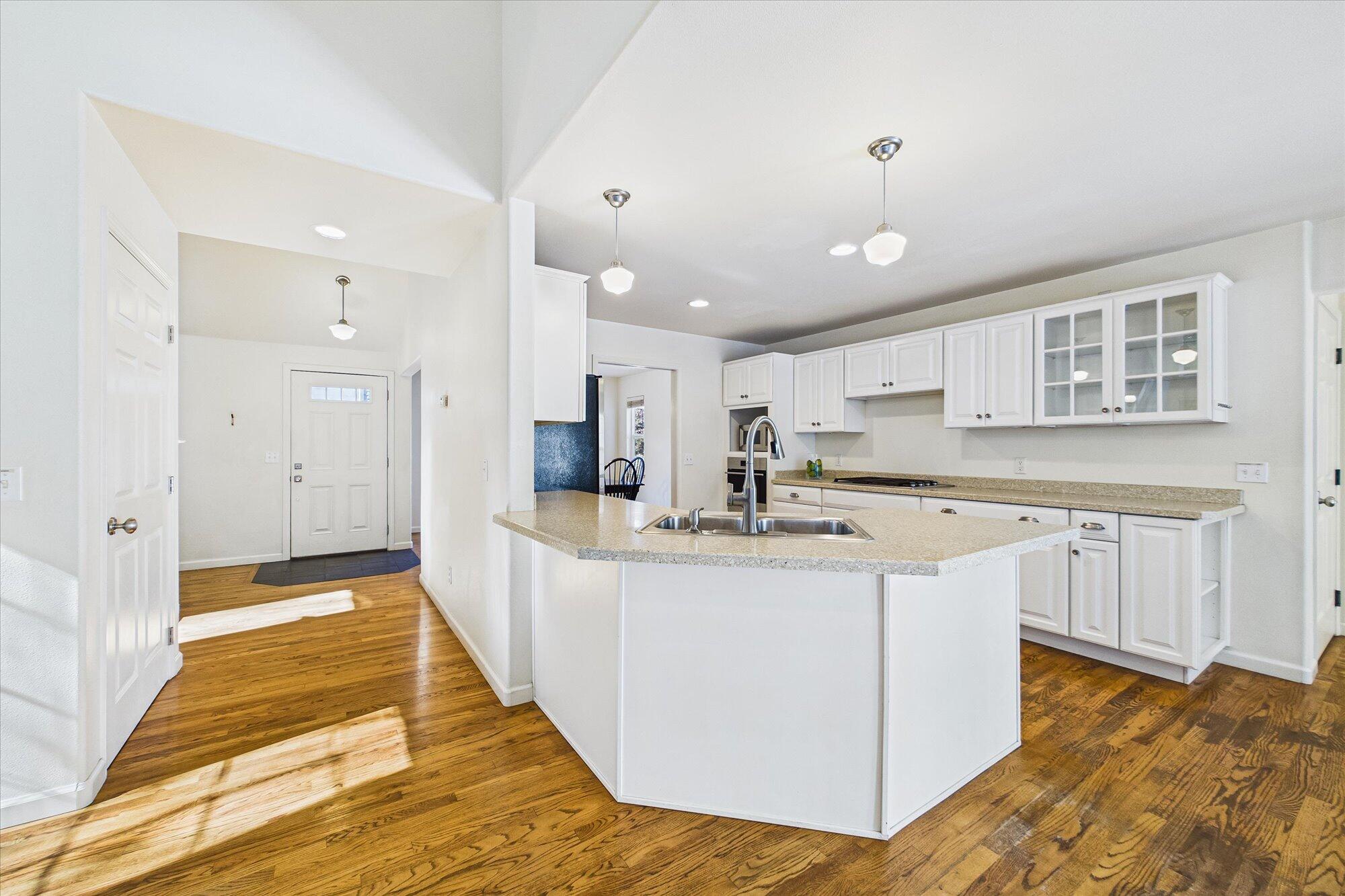 2700 Meadow Creek Way