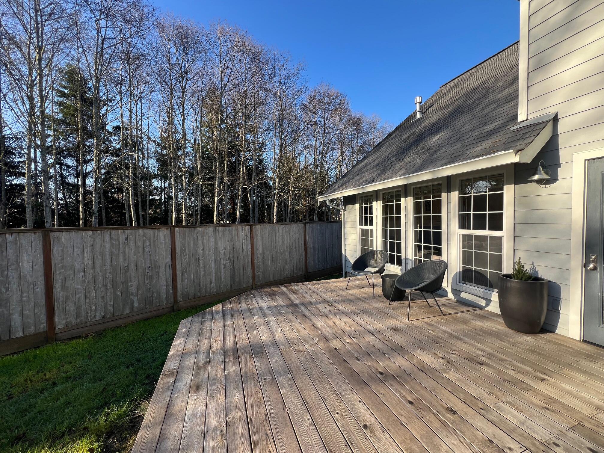 2700 Meadow Creek Way