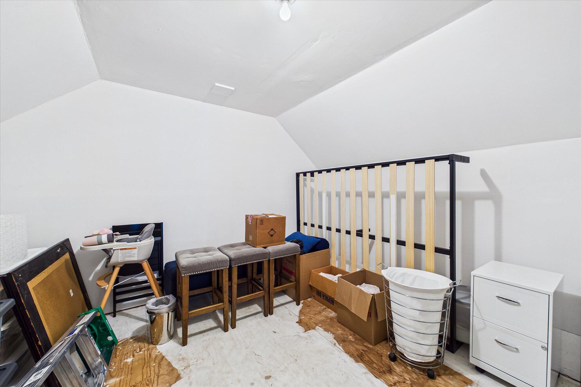 2700 Meadow Creek Way