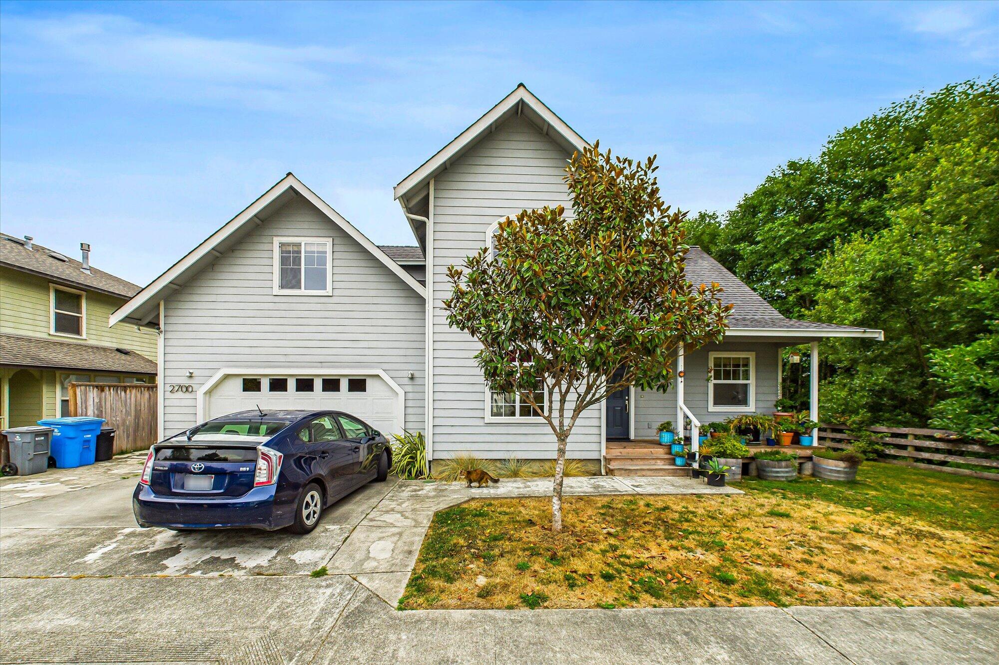 2700 Meadow Creek Way