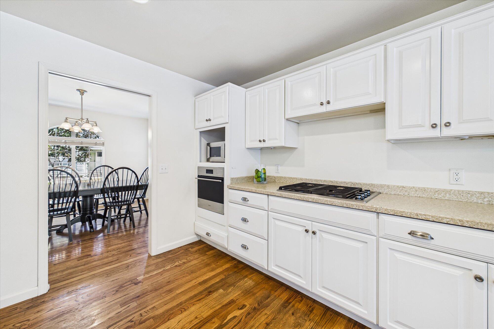 2700 Meadow Creek Way