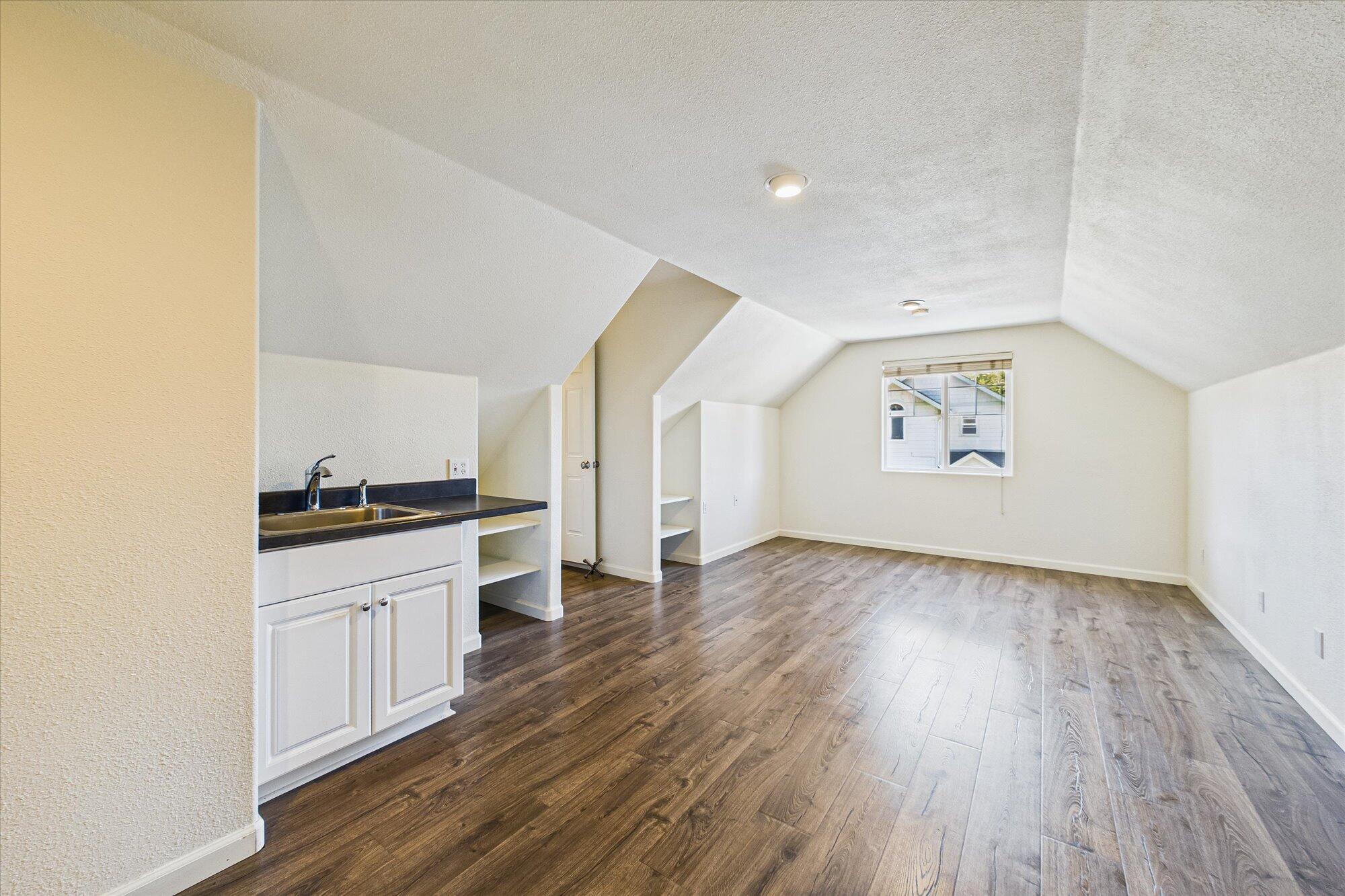 2700 Meadow Creek Way