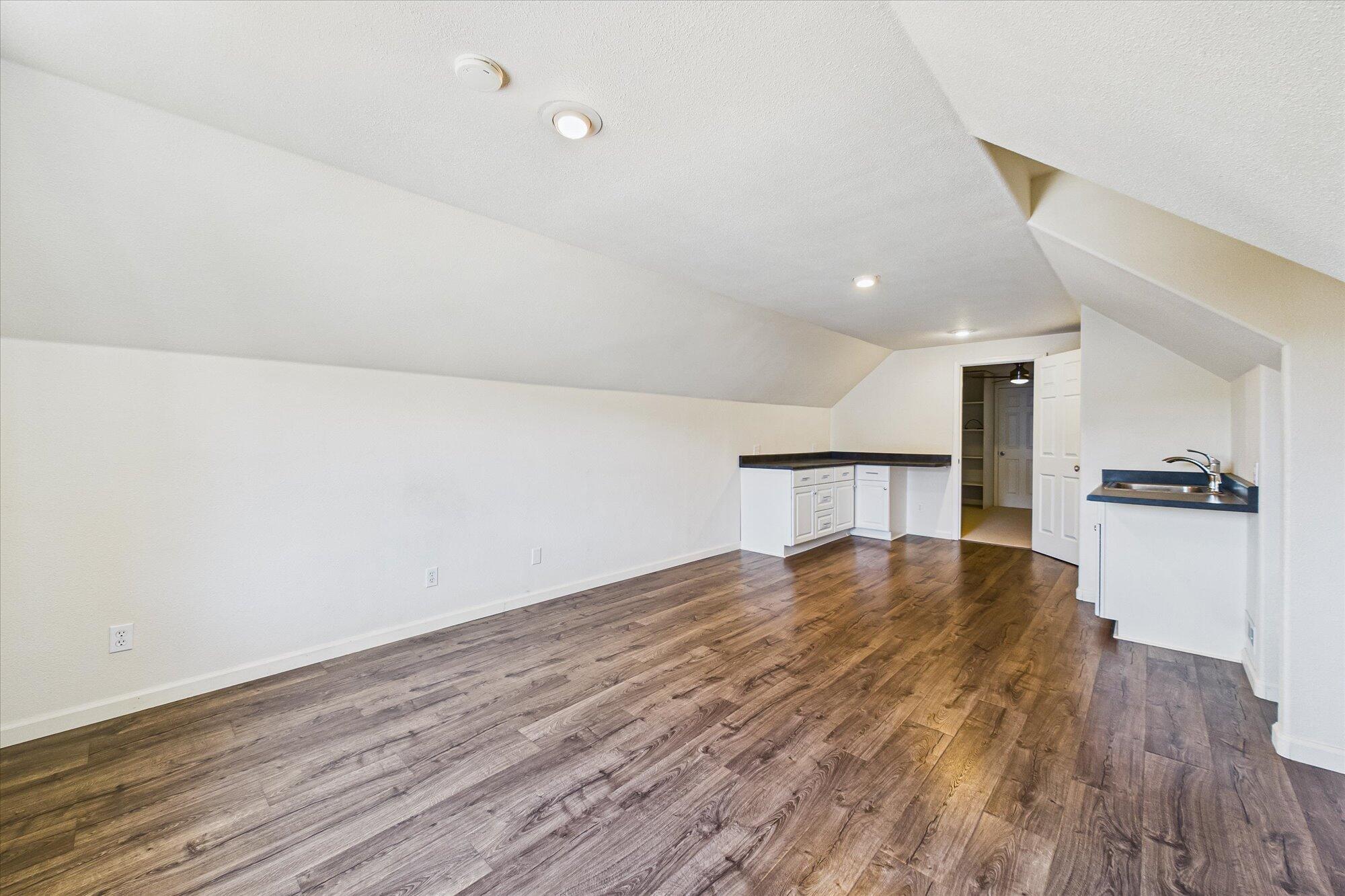 2700 Meadow Creek Way