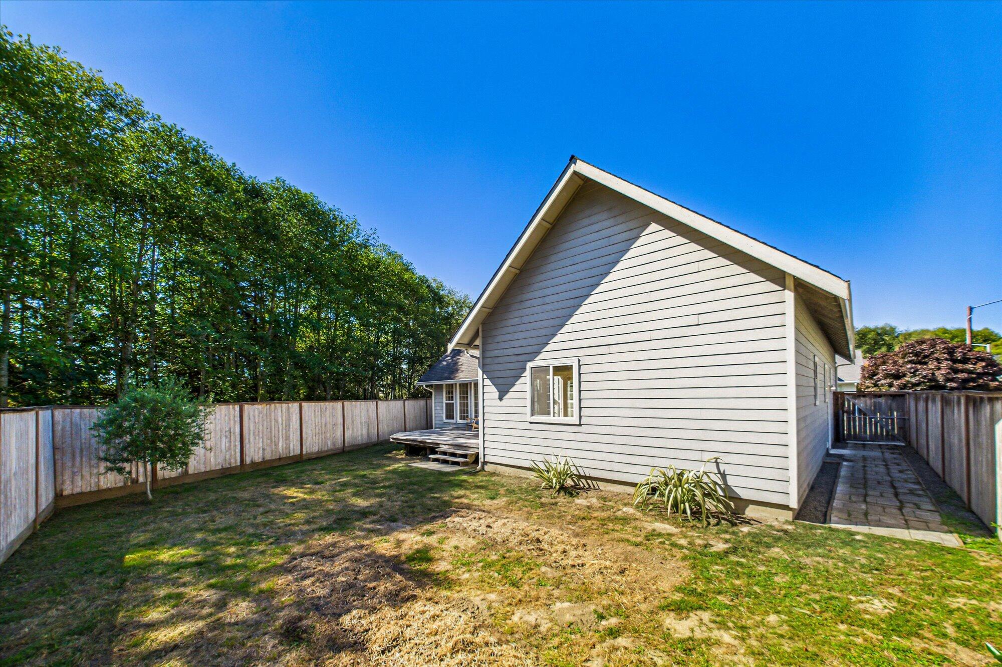 2700 Meadow Creek Way