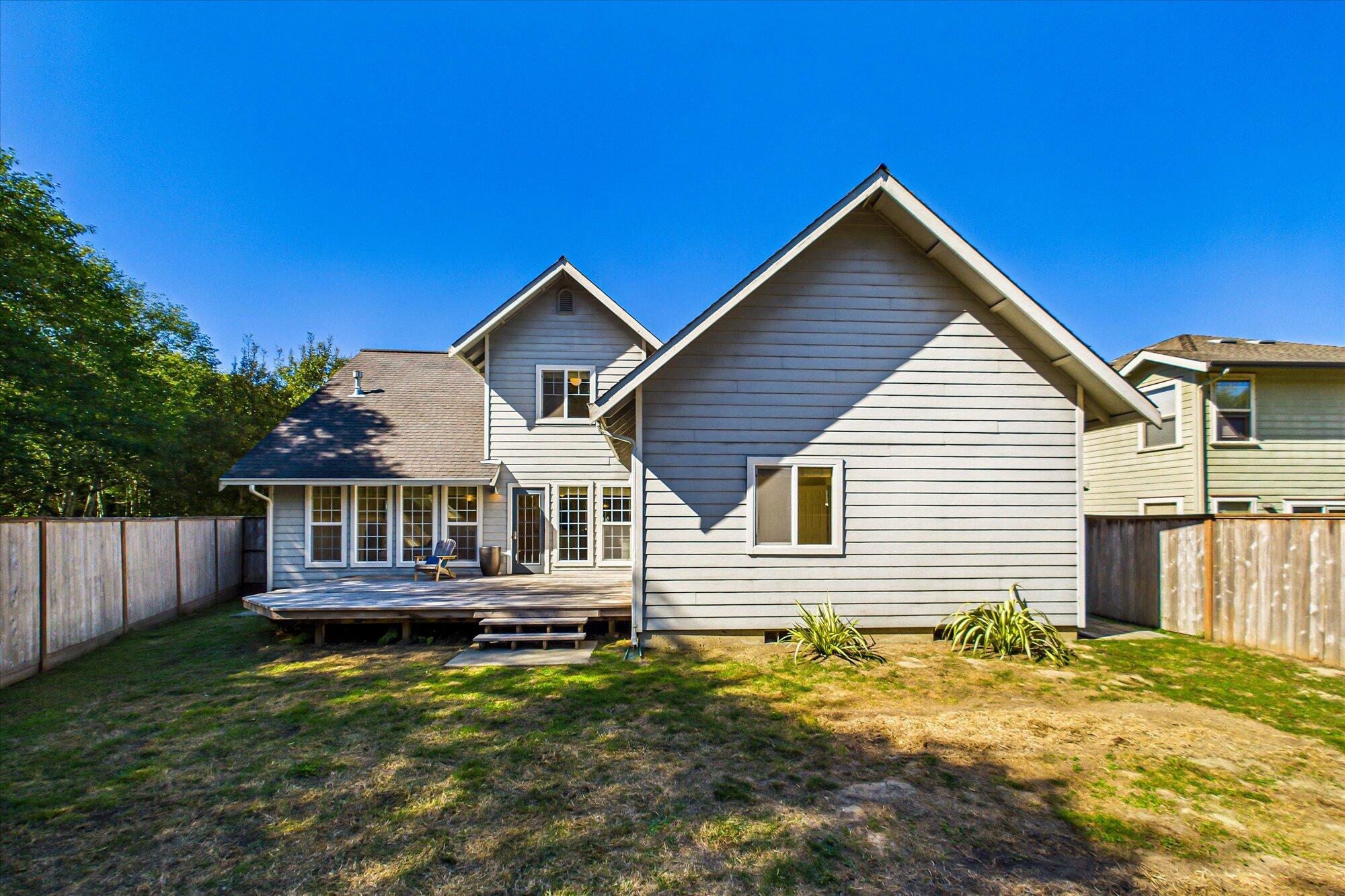 2700 Meadow Creek Way