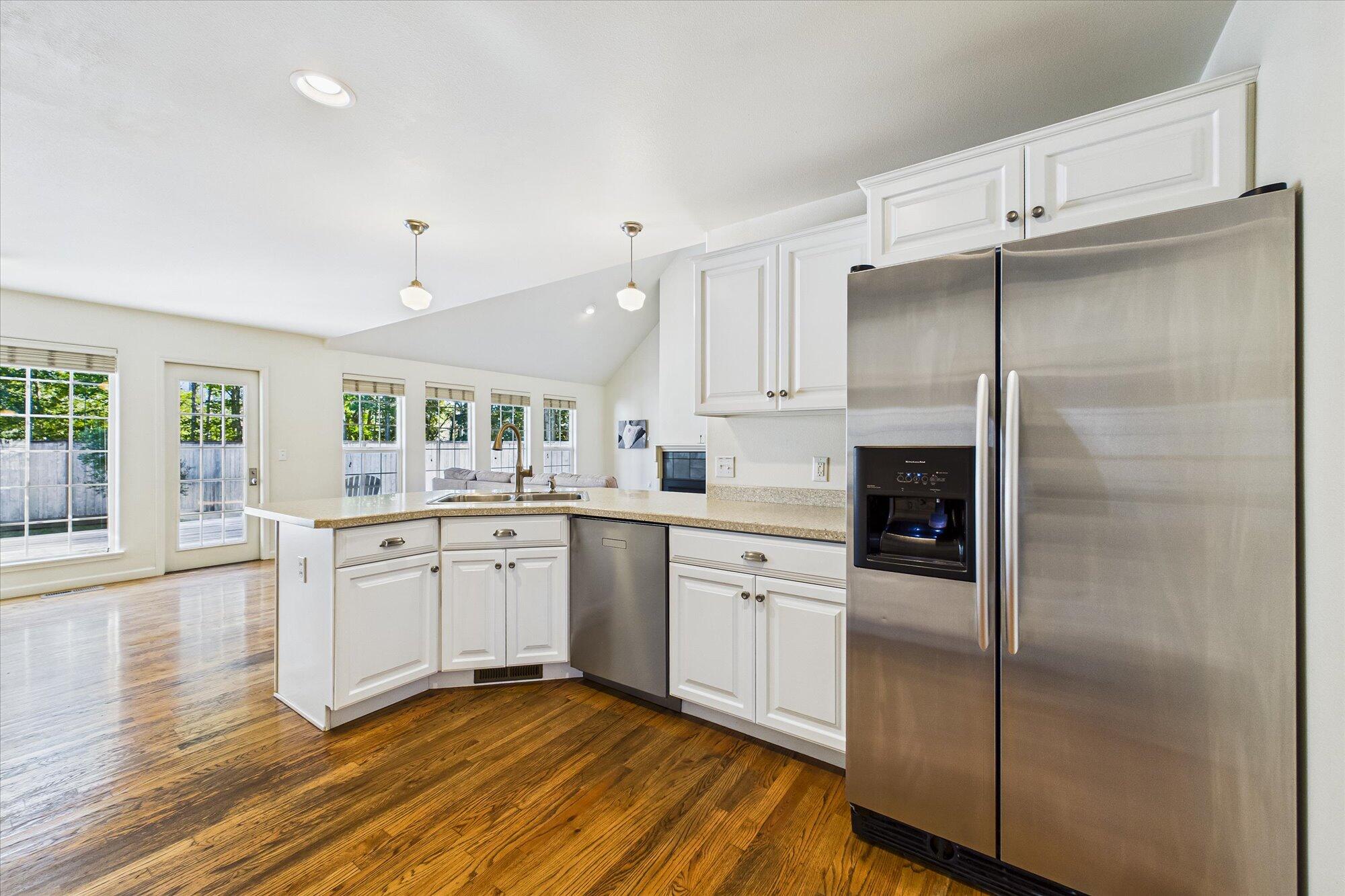 2700 Meadow Creek Way