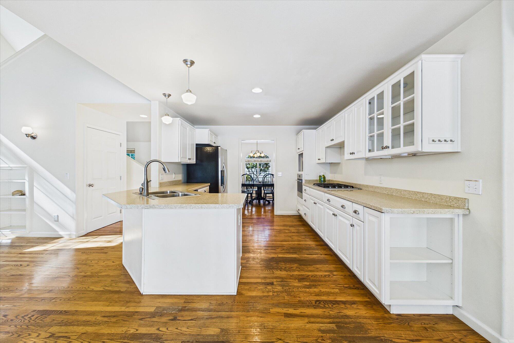 2700 Meadow Creek Way