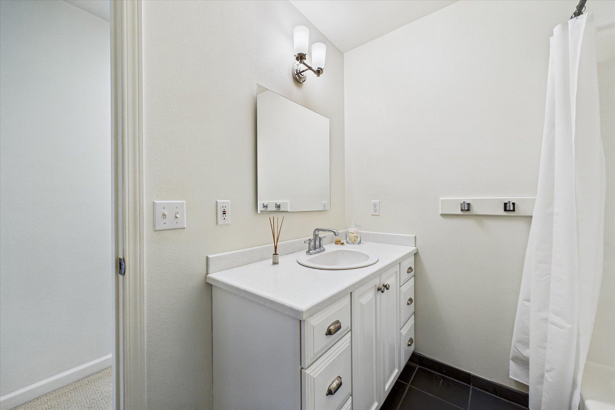 2700 Meadow Creek Way