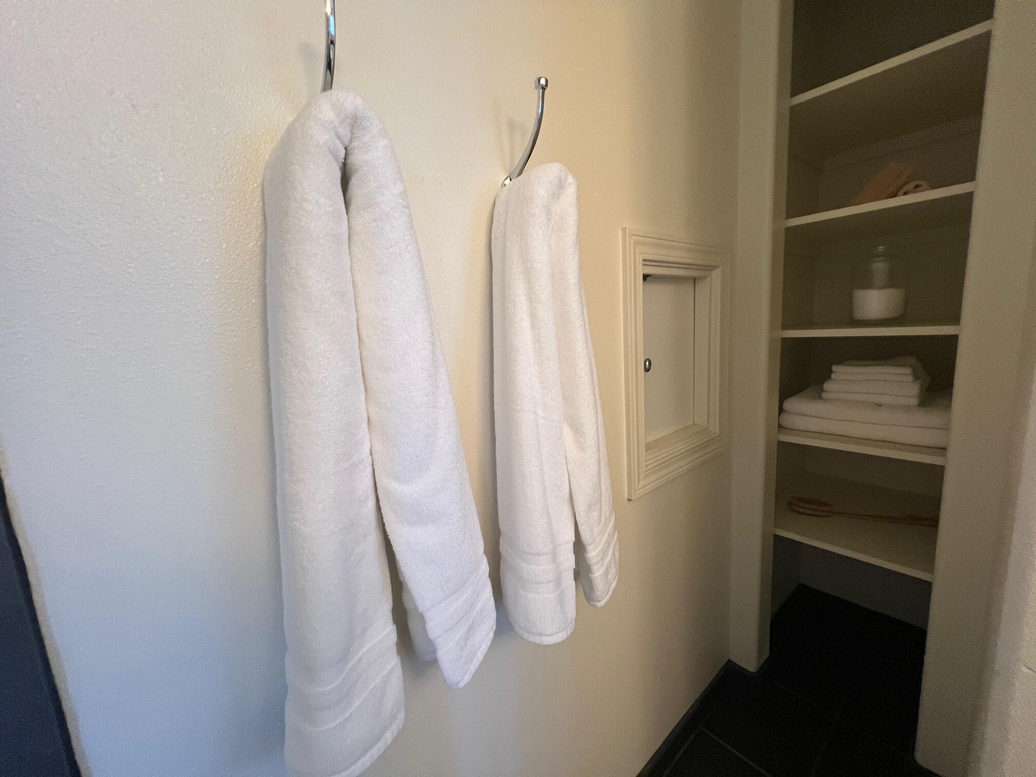 2700 Meadow Creek Way