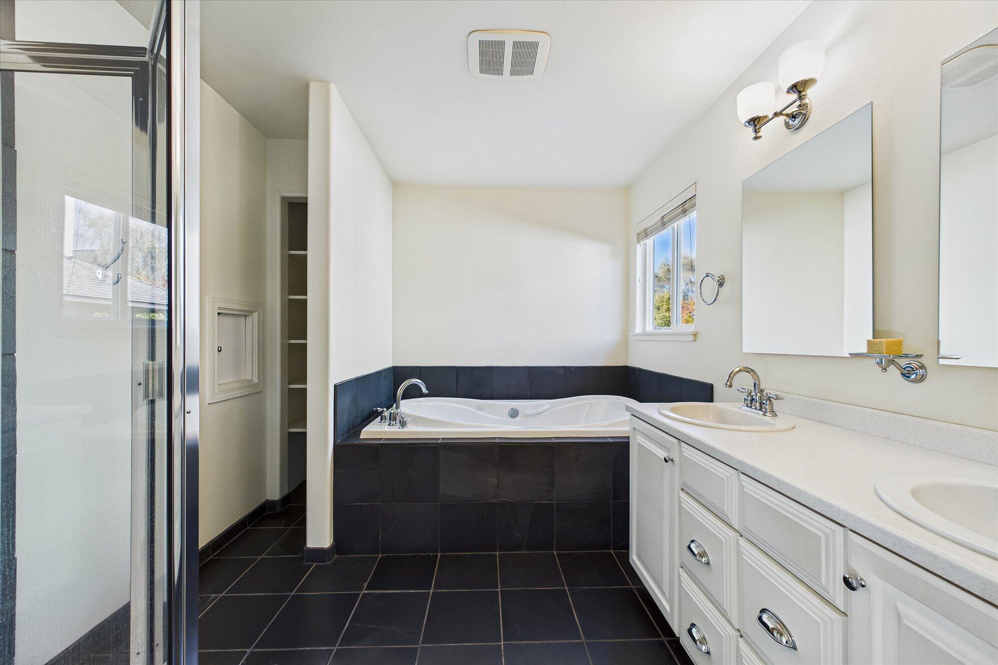 2700 Meadow Creek Way